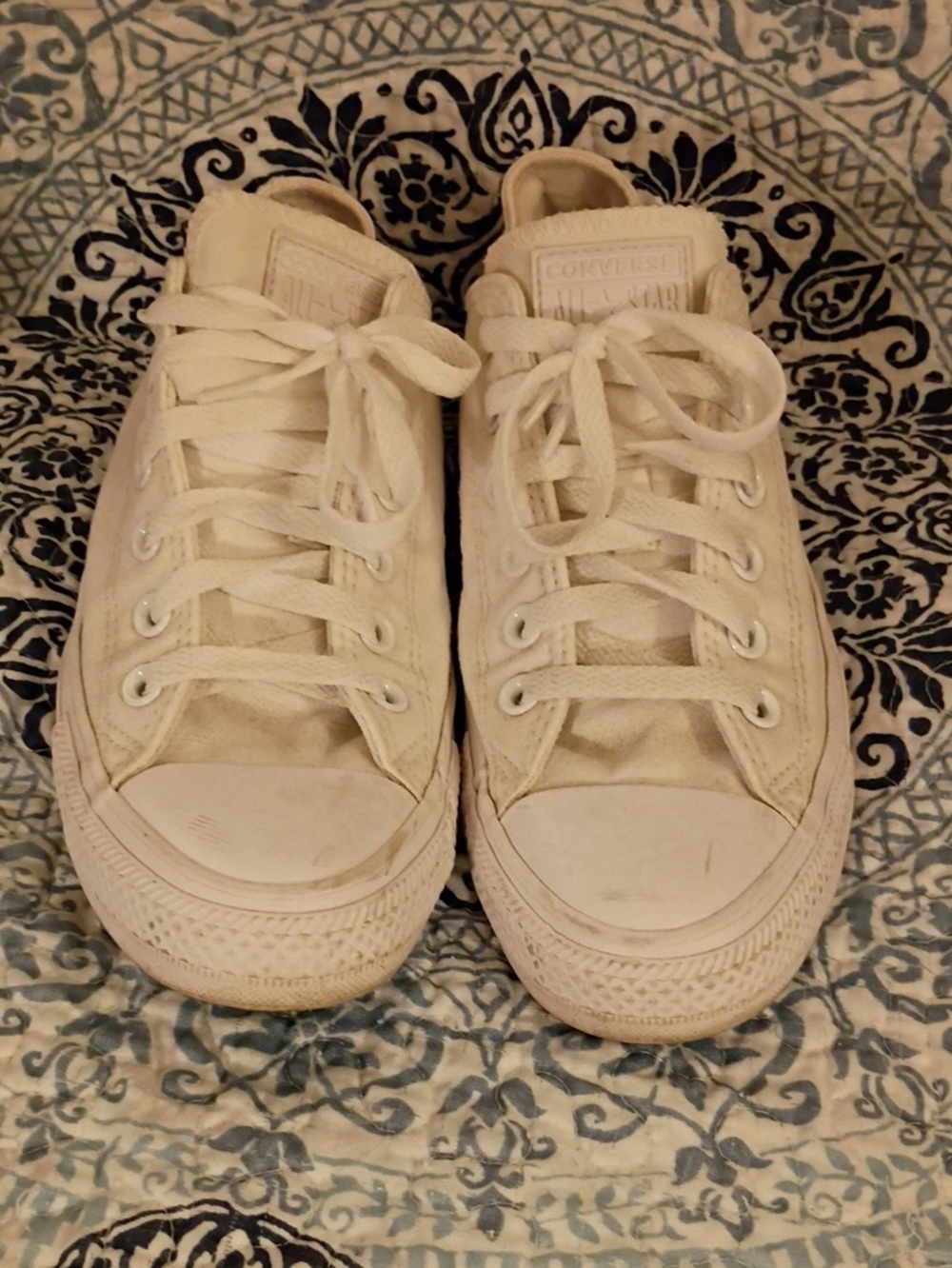 Converse Low Top Sneakers - White Sz8 Women's